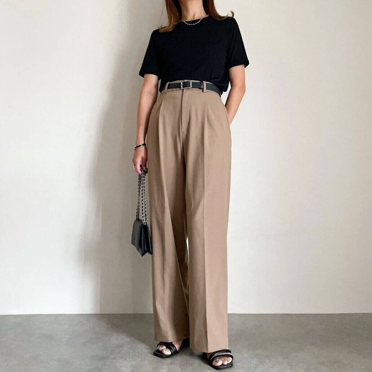GUの990円シアーTが1枚あると本当に使える♡「黒」を選べば間違いなし！大人の着回し5選