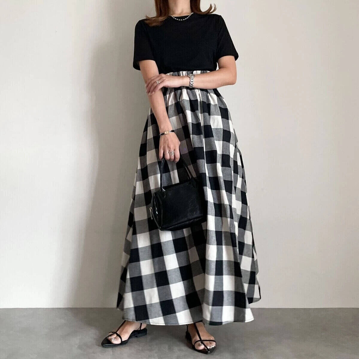GUの990円シアーTが1枚あると本当に使える♡「黒」を選べば間違いなし！大人の着回し5選