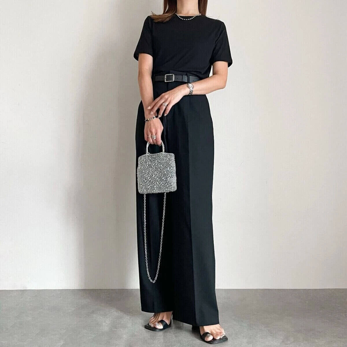 GUの990円シアーTが1枚あると本当に使える♡「黒」を選べば間違いなし！大人の着回し5選