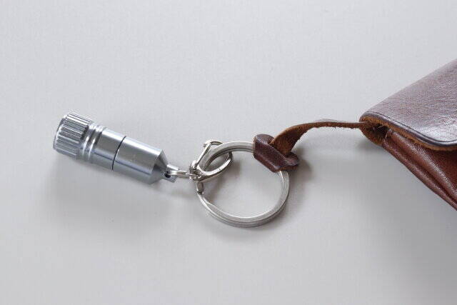 ダイソーのならケースにも入るじゃん！鍵と一緒に持ち歩きたい♡極小サイズの便利なキーホルダー