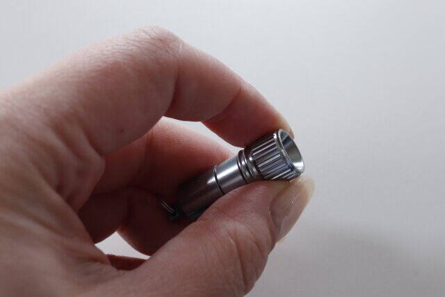 ダイソーのならケースにも入るじゃん！鍵と一緒に持ち歩きたい♡極小サイズの便利なキーホルダー