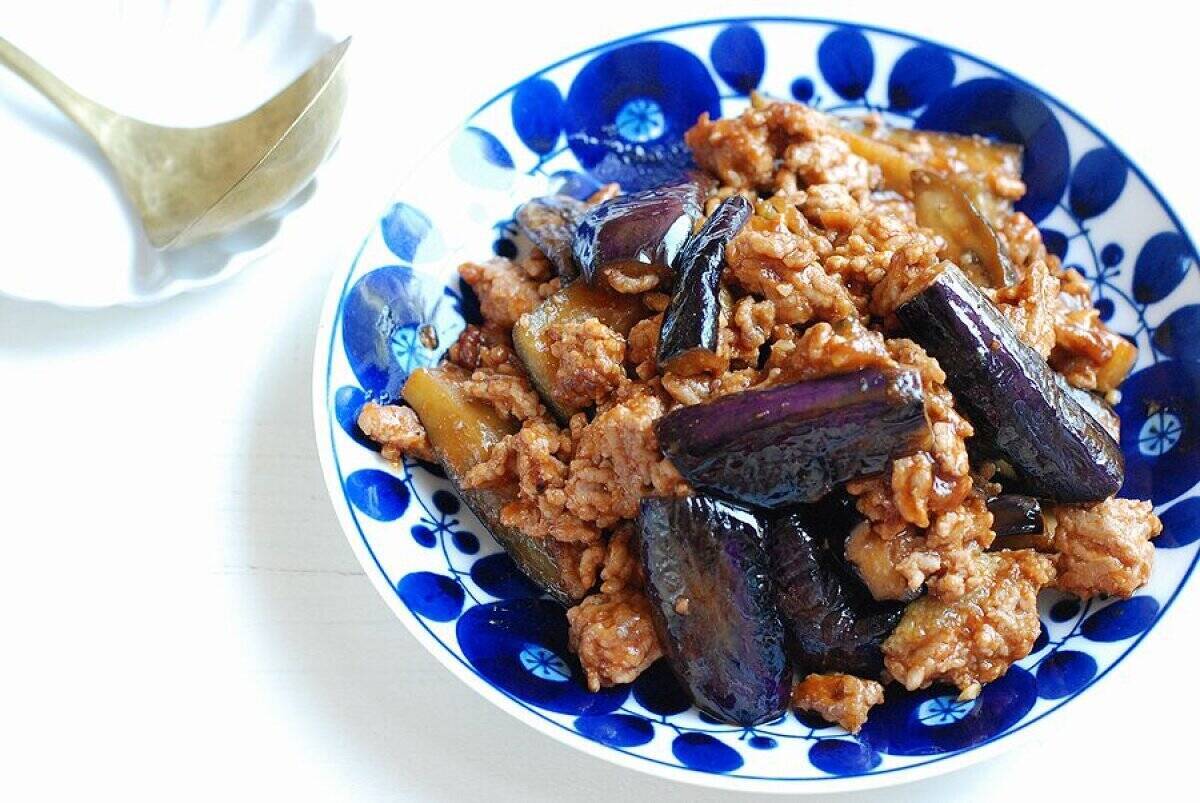 とろっとろのナスが主役！フライパンひとつでできる！なすとひき肉の味噌ケチャ炒め