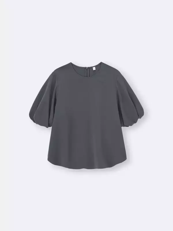 夏コーデはGUブラウスが圧倒的に使える♡しれっと値下げ品もあるから早い者勝ちだよ！
