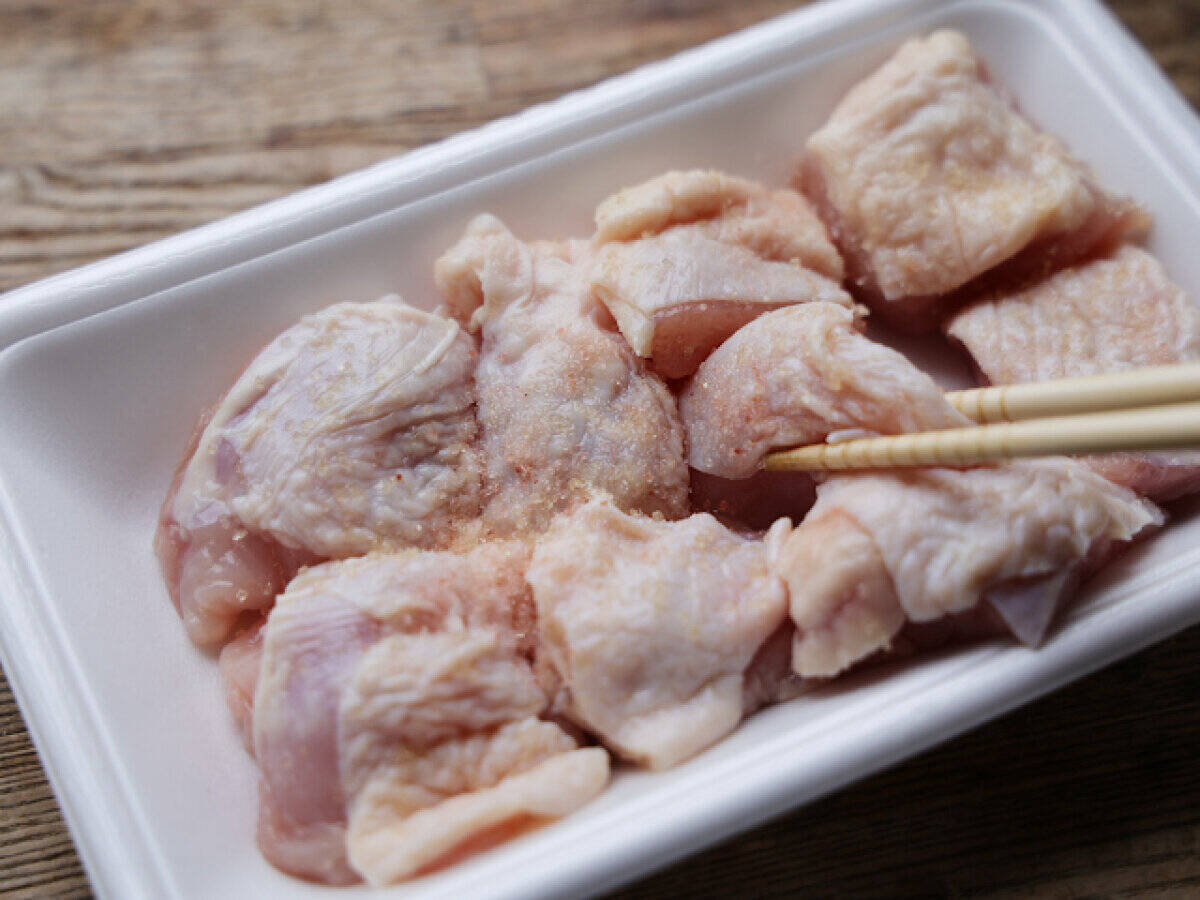 新玉ねぎと鶏肉がこんなに合うなんて…！さっぱり爽やか！鶏肉と新玉ねぎのレモンペッパー炒め