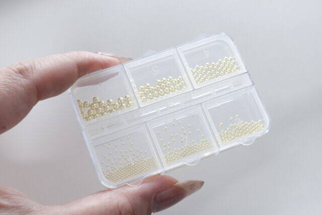 ダイソーに売ってていいヤツ…！？100円なのに高級感が凄い♡クオリティ高すぎなネイルパーツ