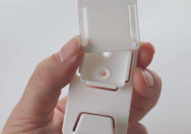 セリアさん100円で良いの？！邪魔なモノを浮かせてスッキリ♡固定フック