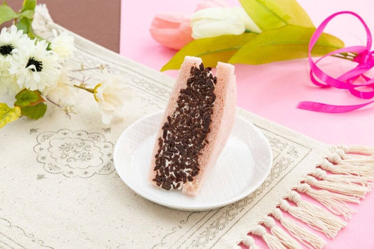 セブンからとんでもない商品が出たよ！「さすがに贅沢すぎる♡」コンビニのレベルを超えてるパン