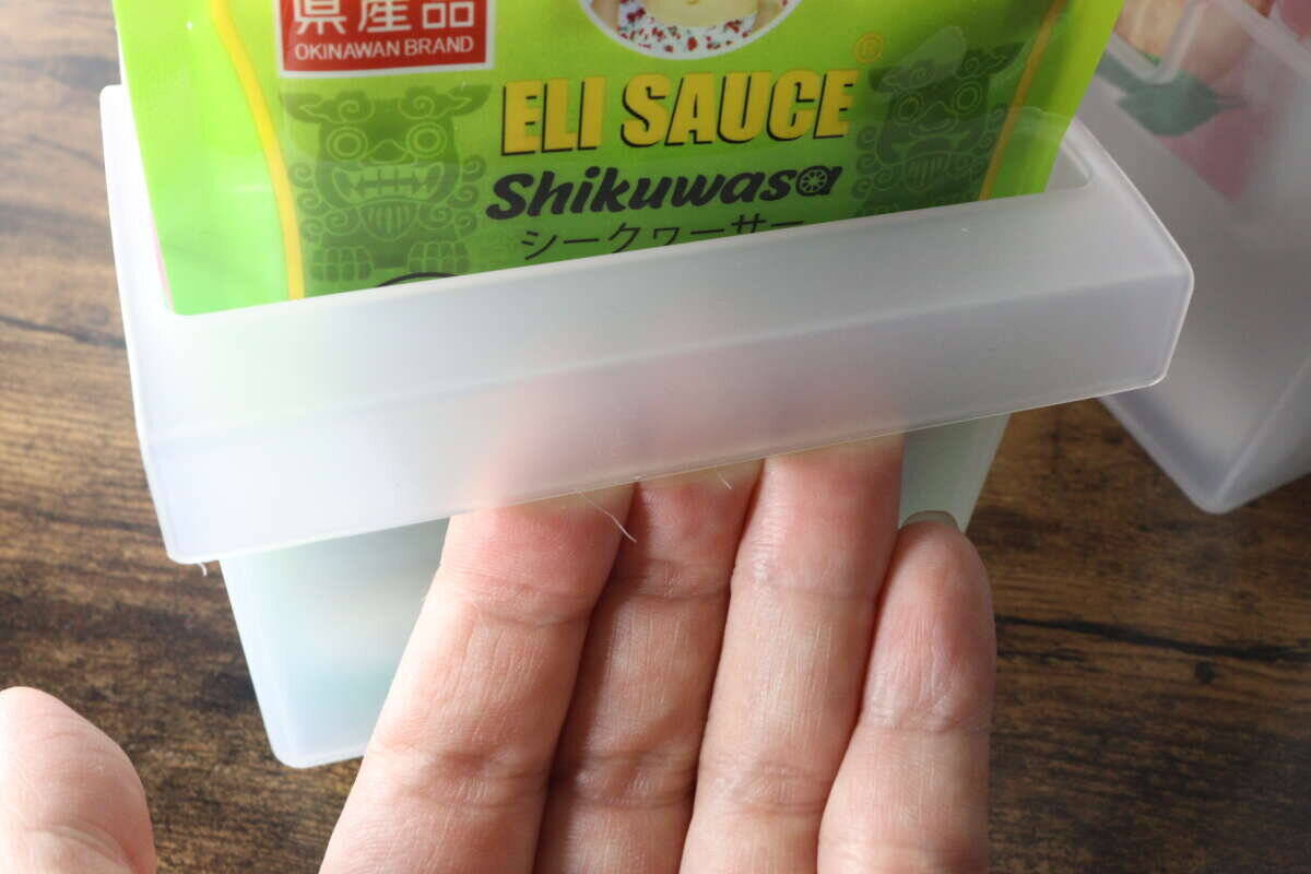 100均の収納グッズでキッチンがスッキリ！「欲しいモノが即見つかる」「整理しやすくなった」