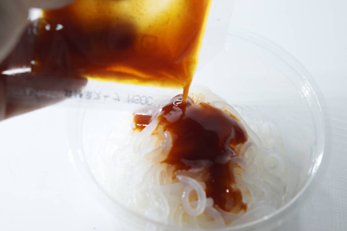 まさか100均で買えるとは！「どのお店も大行列…」バズりグルメがワンコインで食べれるよ！