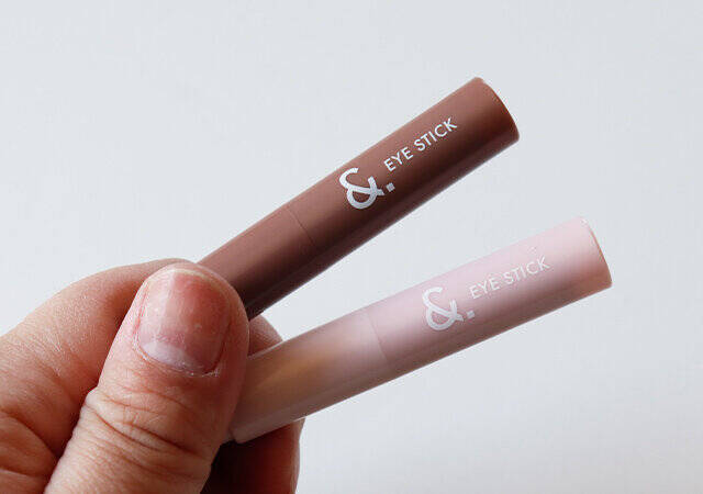 ダイソーからまた売り切れそうなのでたー♡持ち運びにめっちゃ良い！つなげて使えるミニコスメ