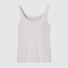 ユニクロでこの夏みんなが買ってるトップスはコレ！人気アイテムランキング