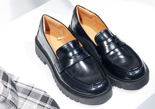 朗報♡ユニクロからまた出るよ～！今回も即完売の予感…売り切れ必至のコラボシューズが大豊作