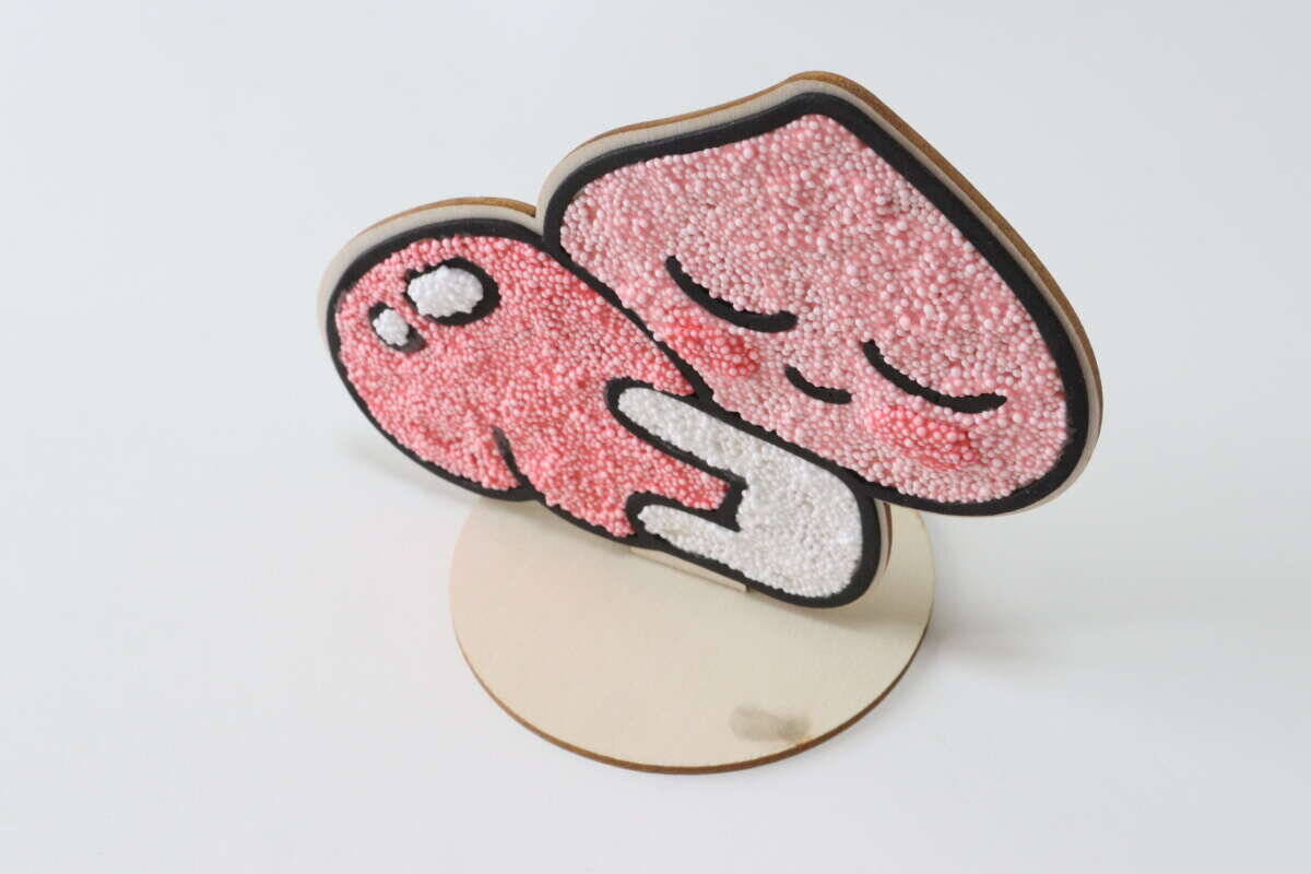 100均に面白いものあるよ！ねっとり＆プチプチ…がクセになる♡グッズを作れる新感覚おもちゃ