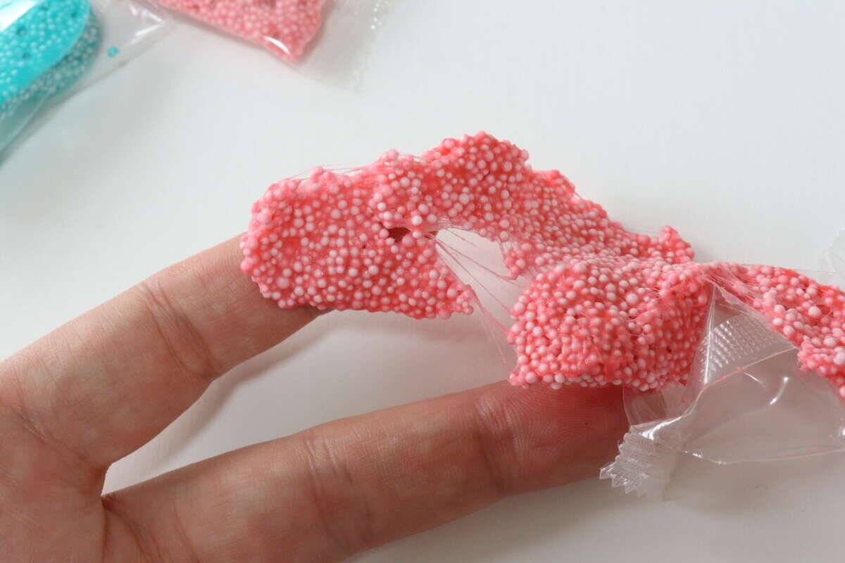 100均に面白いものあるよ！ねっとり＆プチプチ…がクセになる♡グッズを作れる新感覚おもちゃ