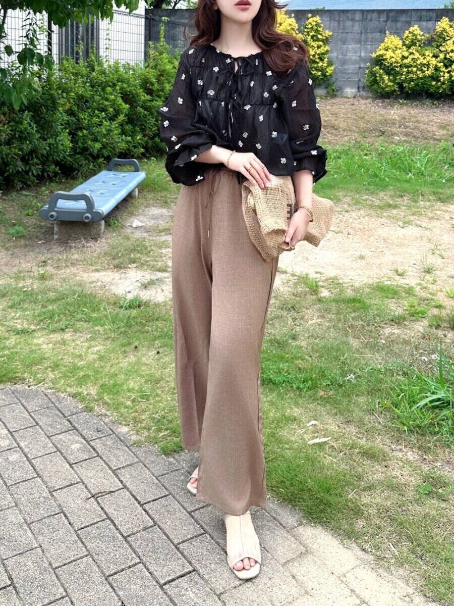 大人の夏コーデは「黒ブラウス」で洗練見え♡おしゃれさんはこう着てる！お手本スタイル