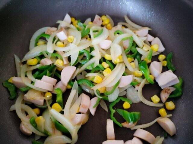 グルテンフリーがうれしい！ケンミンのライスパスタで作る懐かしの味ナポリタン♪