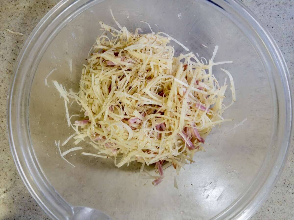 新じゃがをいちばん美味しく食べるならこのレシピ！新じゃがとベーコンのガレット