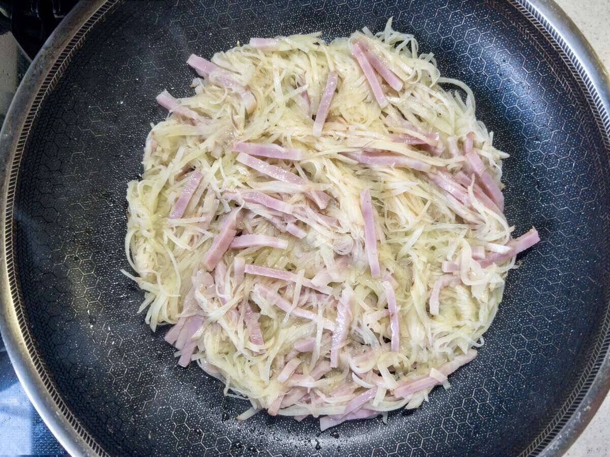 新じゃがをいちばん美味しく食べるならこのレシピ！新じゃがとベーコンのガレット