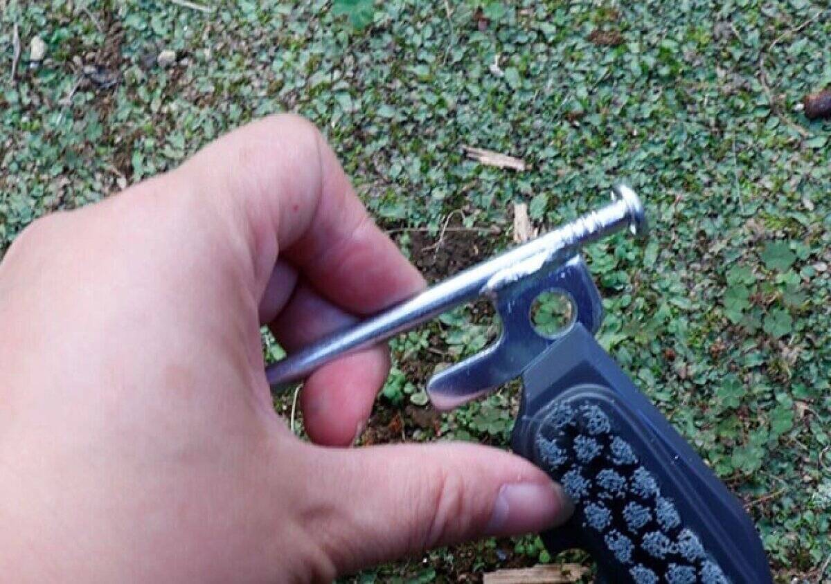 お願いずっと売って！たった100円で助かった！あると便利なアウトドアグッズ3選