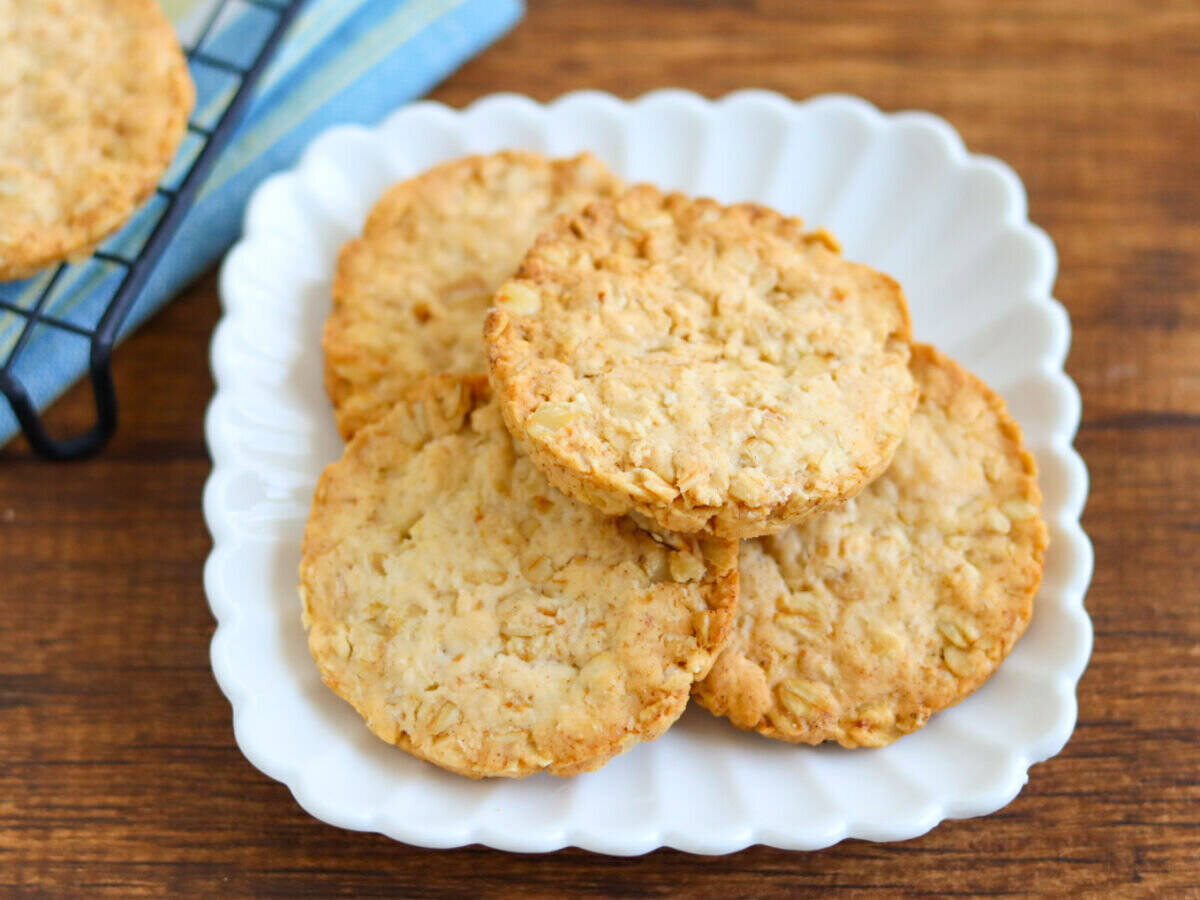 小麦粉もバターも砂糖も不使用なのに美味しすぎる！サクサク食感♡米粉のオートミールクッキー