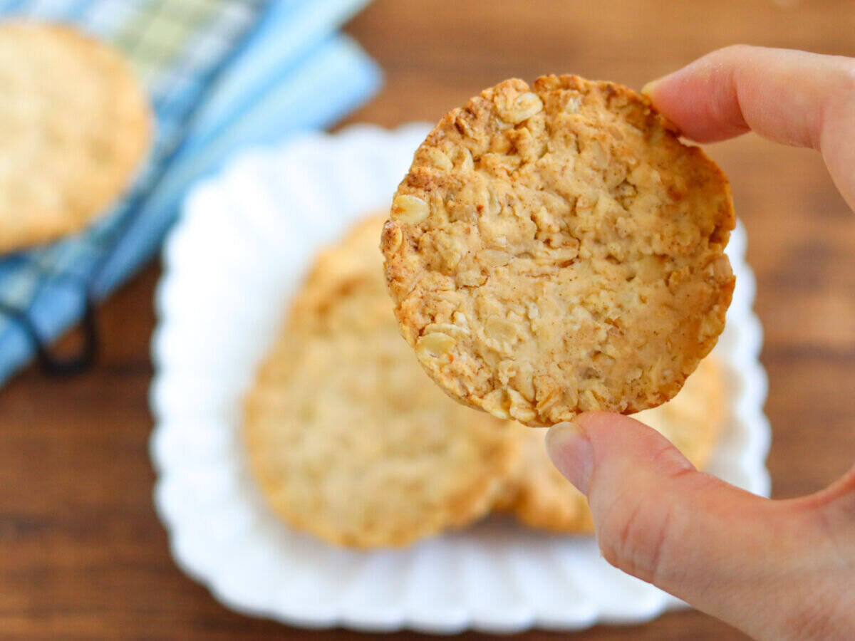 小麦粉もバターも砂糖も不使用なのに美味しすぎる！サクサク食感♡米粉のオートミールクッキー