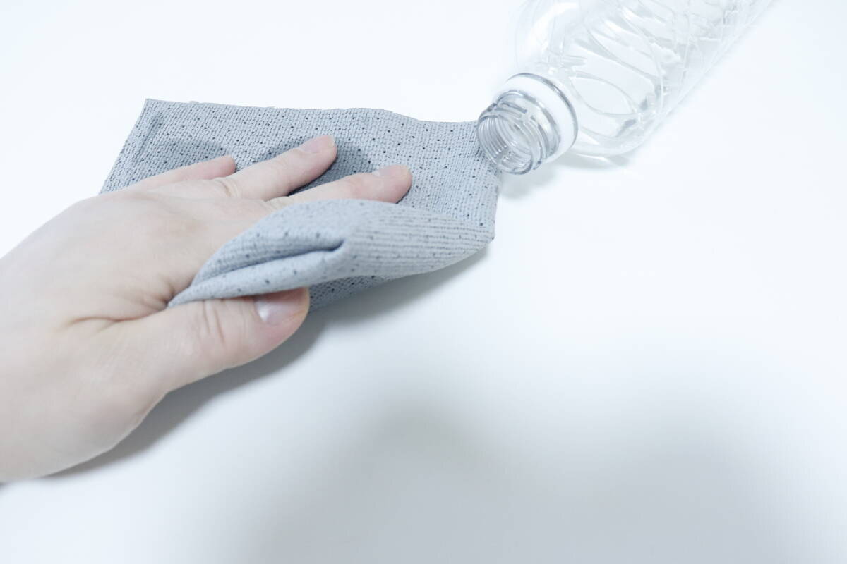 100均で買ったプルプルな布が優秀！汚れも水分もぐんぐん吸い取る！魔法みたいなお掃除グッズ