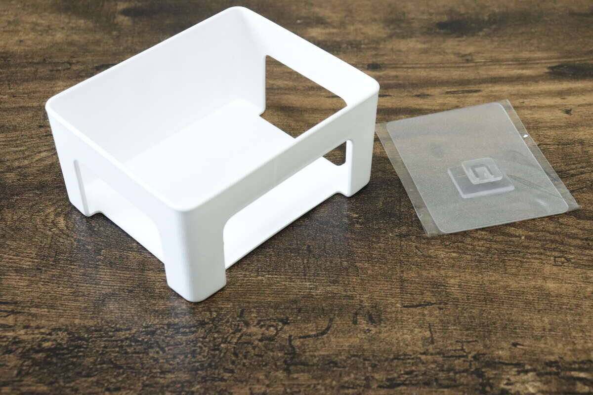 ついに専用品出た！「高さが合わん…と思ってた」片手でスッと取り出せる100均の優秀ホルダー