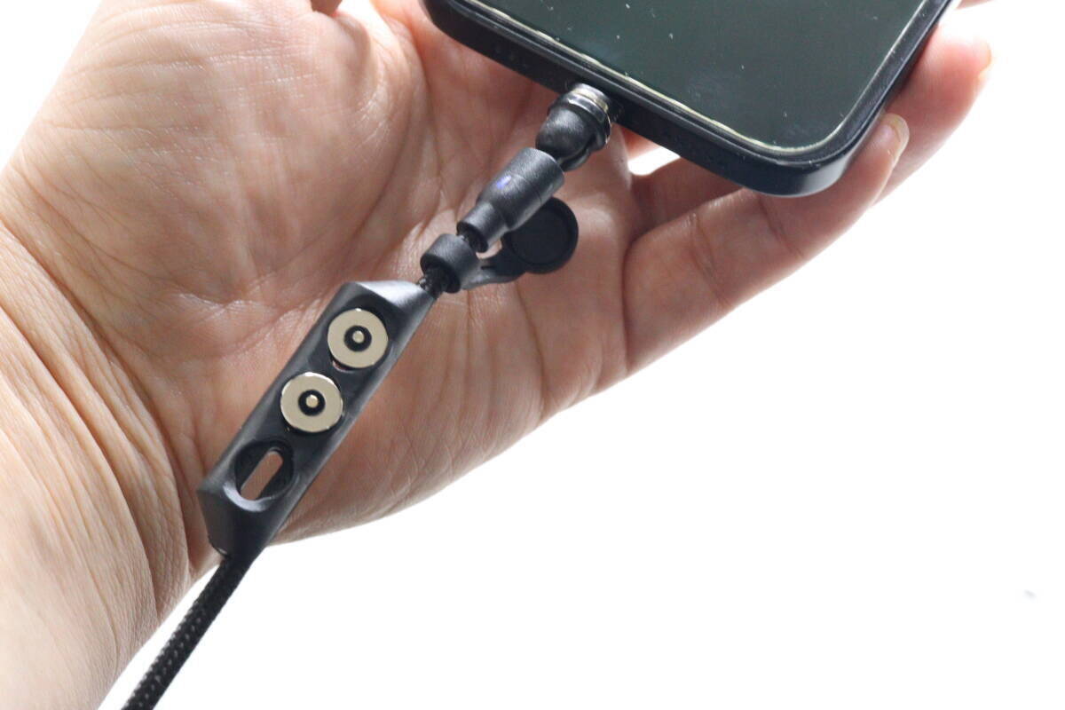 100均で700円…悩むけどこれは買い！「家電屋さんだと高いのよ…」1つで便利な電気小物