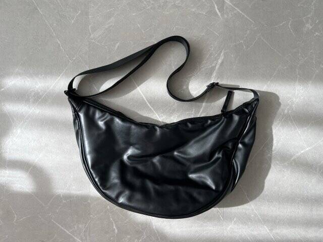 ユニクロの神アイテムがもっと使いやすくなってた…！年末年始の旅行にもオススメなバッグ