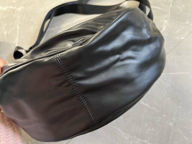 ユニクロの神アイテムがもっと使いやすくなってた…！年末年始の旅行にもオススメなバッグ