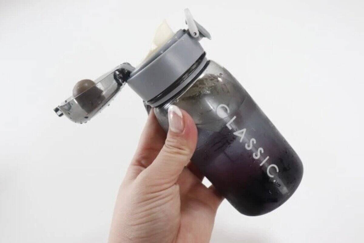 100均で売ってるって信じられない！「ただの水筒じゃなかった…！」欲しい機能が全部入り！