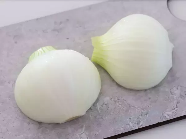 簡単なのにコク旨とろっとろ！コウケンテツさんの「新玉ねぎと油揚げのスープ煮」作ってみた！