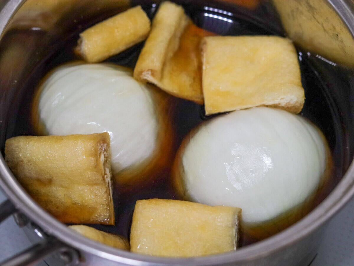 簡単なのにコク旨とろっとろ！コウケンテツさんの「新玉ねぎと油揚げのスープ煮」作ってみた！