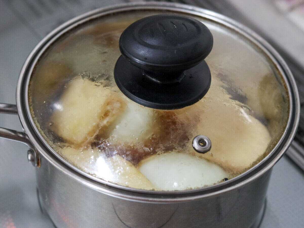 簡単なのにコク旨とろっとろ！コウケンテツさんの「新玉ねぎと油揚げのスープ煮」作ってみた！