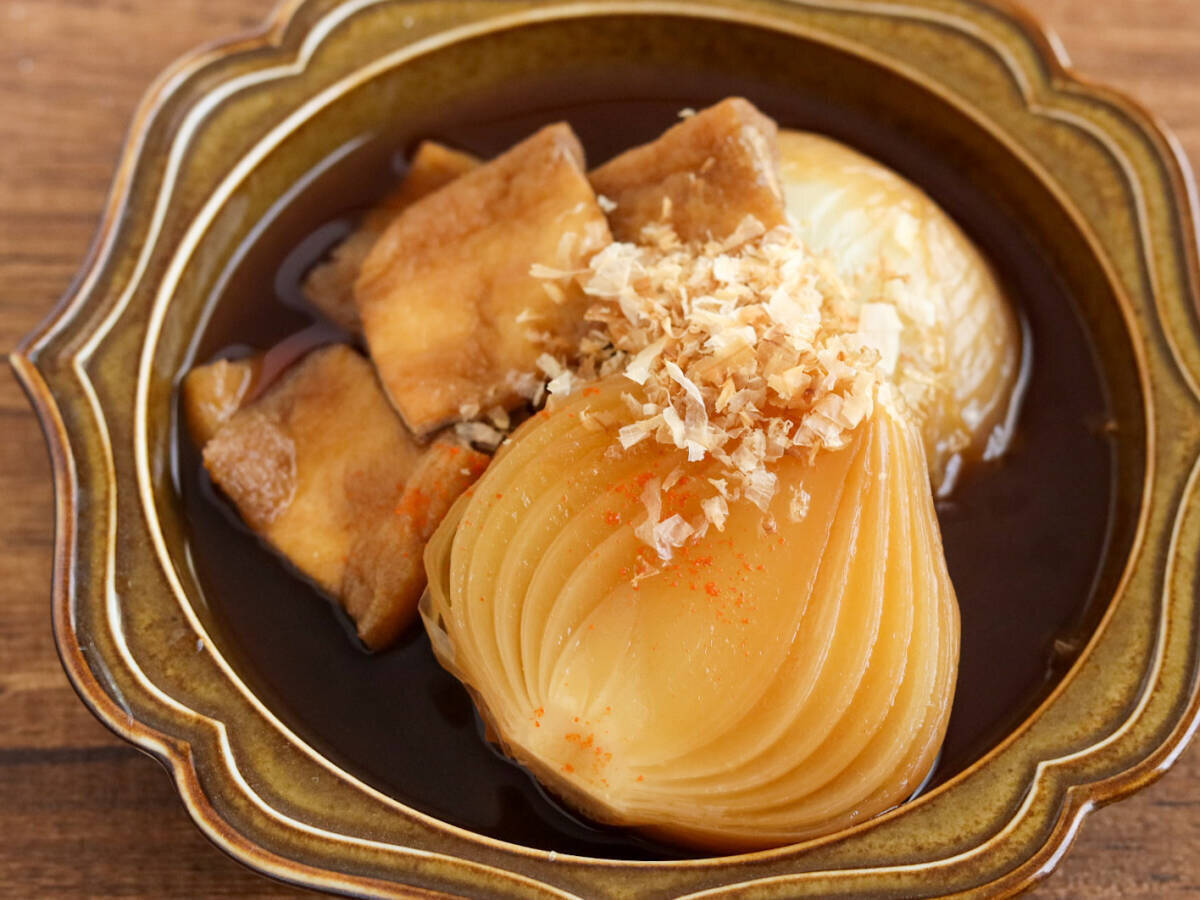 簡単なのにコク旨とろっとろ！コウケンテツさんの「新玉ねぎと油揚げのスープ煮」作ってみた！