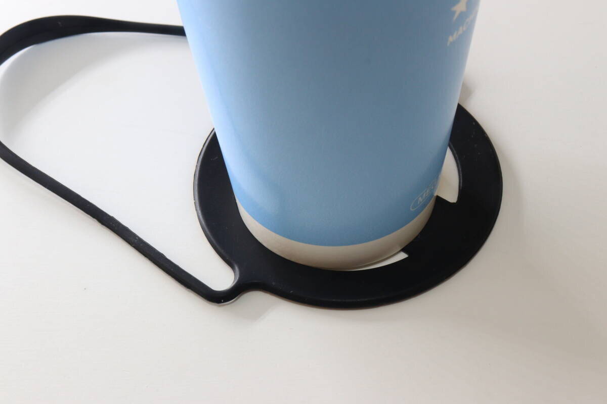 100均で買ったら快適すぎて沼…♡「バッグに常備してます」「手が空いて持ち運びが楽～」