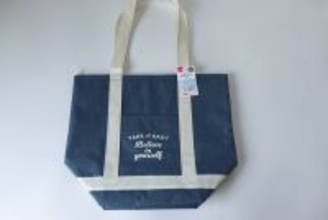 100均のバッグが想像以上に使える！「2Lボトルも余裕」お買い物に革命が起きる300円名品