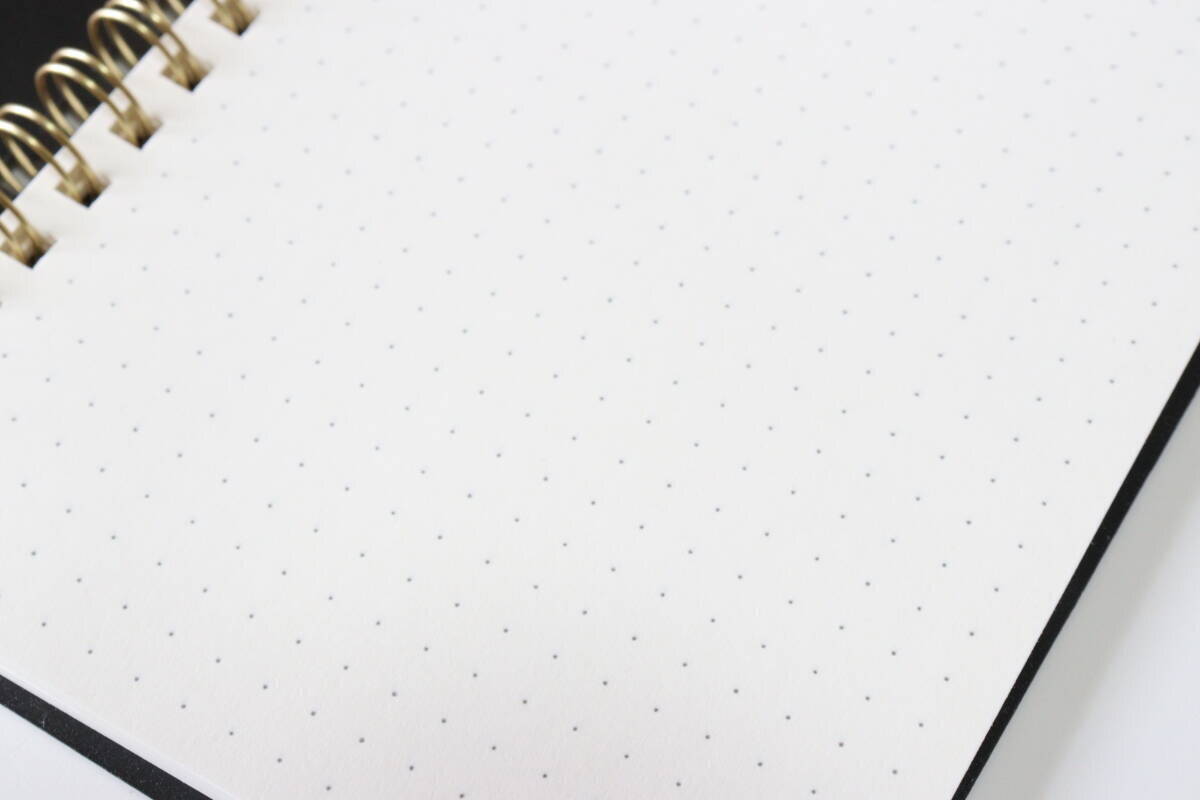 100均でついに見つけた！「もう手作りしなくていいんだ！」アレがぴったり入る優秀ノート