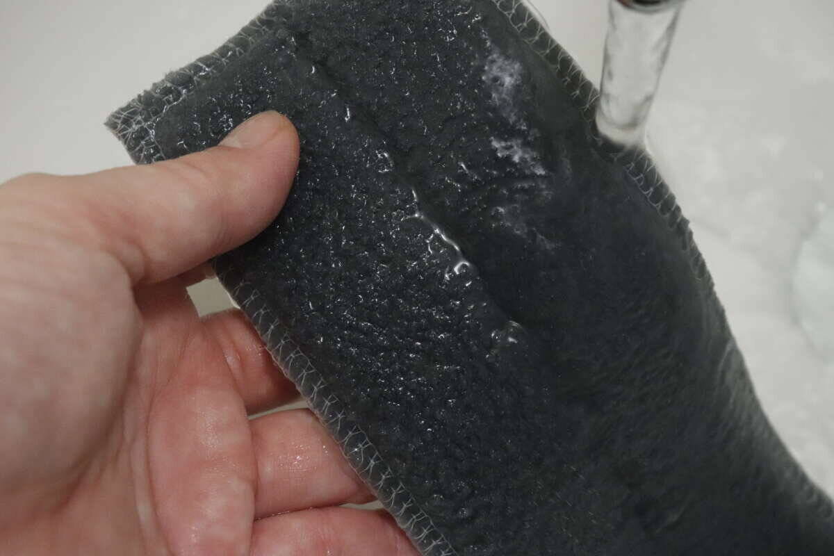 新作がめっちゃ使える！洗剤不要でピカピカ！お掃除のハードルが下がる100均便利グッズ