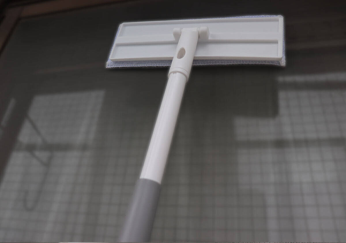 新作がめっちゃ使える！洗剤不要でピカピカ！お掃除のハードルが下がる100均便利グッズ