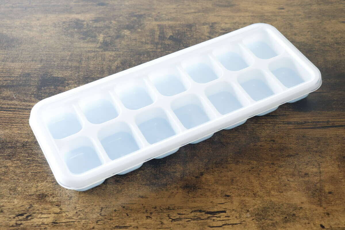 セリアでも売ってたんだ！気持ちいい位にするっと外れる！ストックづくりが捗るキッチングッズ
