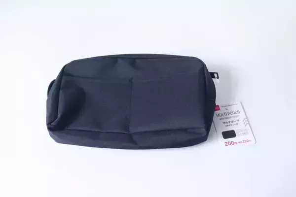 100均でいいの買っちゃった！「結局こういうのが最強に使える！」究極にシンプルな黒ポーチ