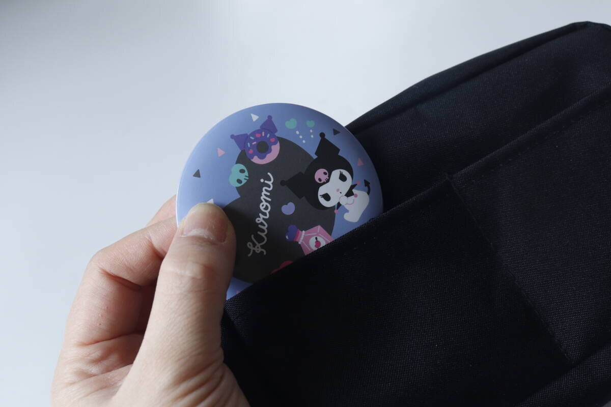100均で理想形見つけた！「小さいのに映りもキレイ！」缶バッジみたいな身だしなみグッズ