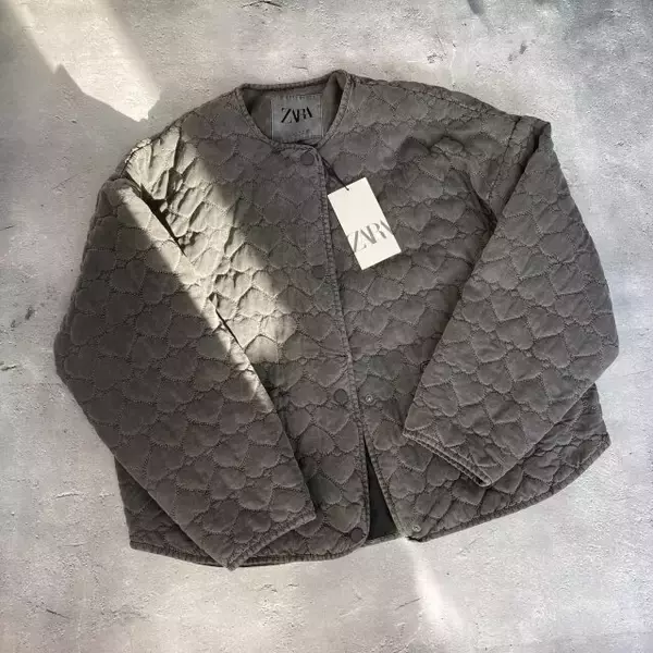 ZARAで再入荷しても即売り切れ状態！話題のアウターが可愛すぎ♡