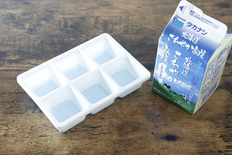 セリアの製氷皿で無駄ゼロに！「いつの間にか賞味期限切れがち…」おすすめ冷凍ストック