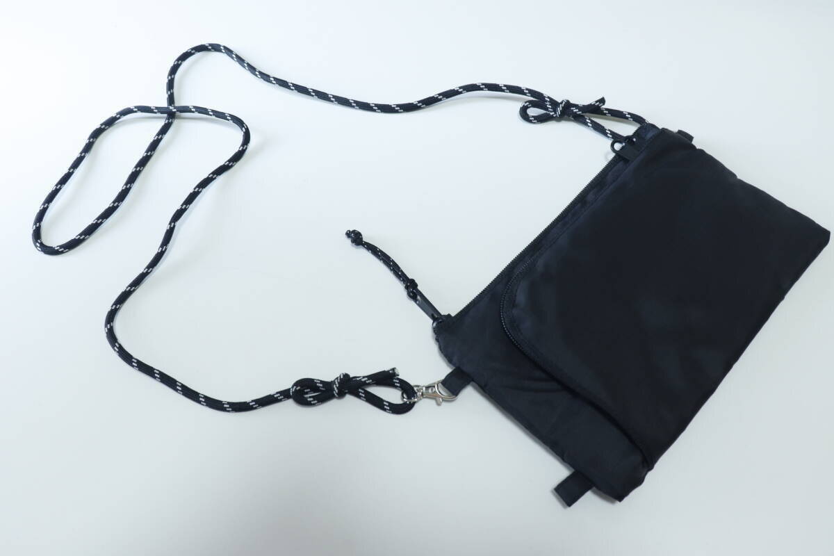 100均で300円ってウソ…！？縦横どっちでもOK！普段から使いたくなるトラベル用バッグ