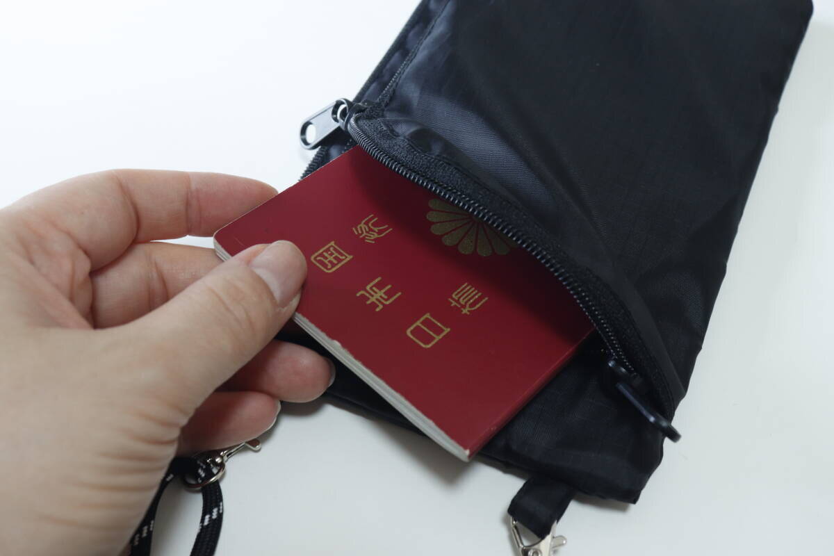 100均で300円ってウソ…！？縦横どっちでもOK！普段から使いたくなるトラベル用バッグ