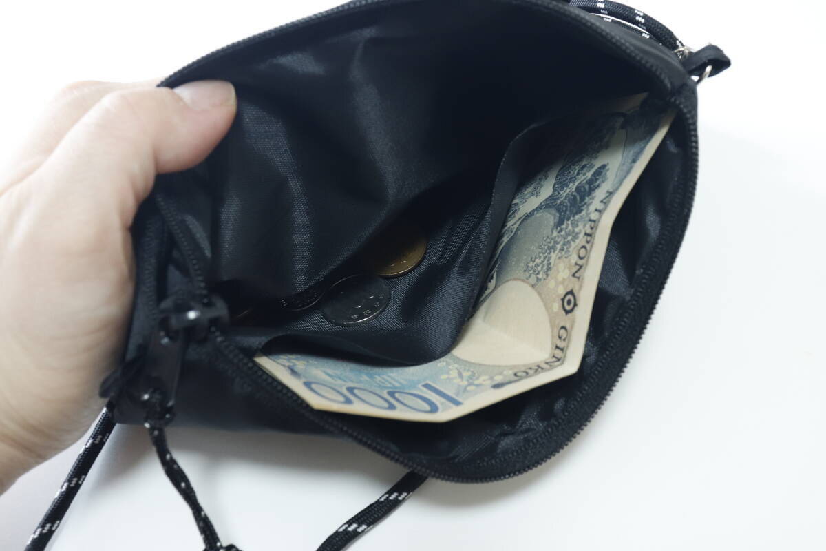 100均で300円ってウソ…！？縦横どっちでもOK！普段から使いたくなるトラベル用バッグ