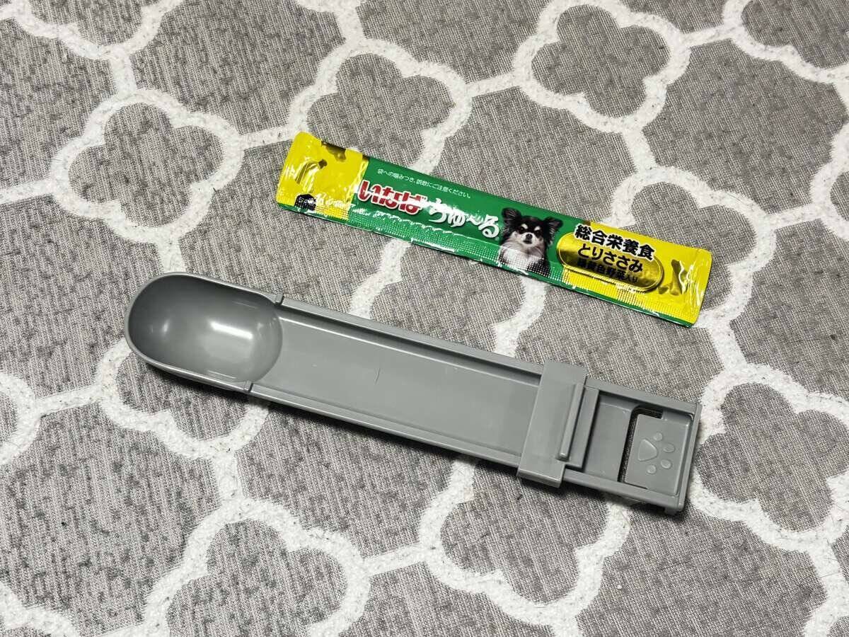 新タイプ出た！メーカー品だと1000円くらいする…！絞り器付きの100均の高機能スプーン
