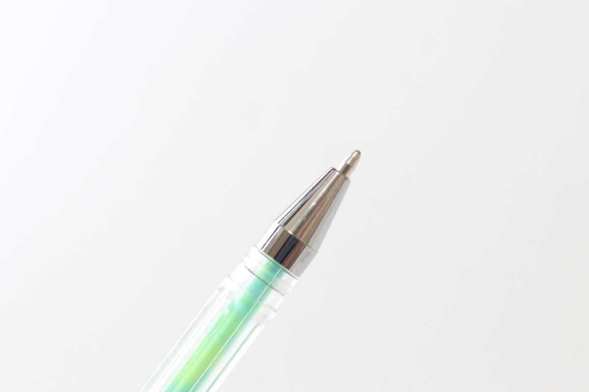 100均で見つけたペンが凄い！「なんだこれは…！」「二度と同じ色は出ないってロマンある」